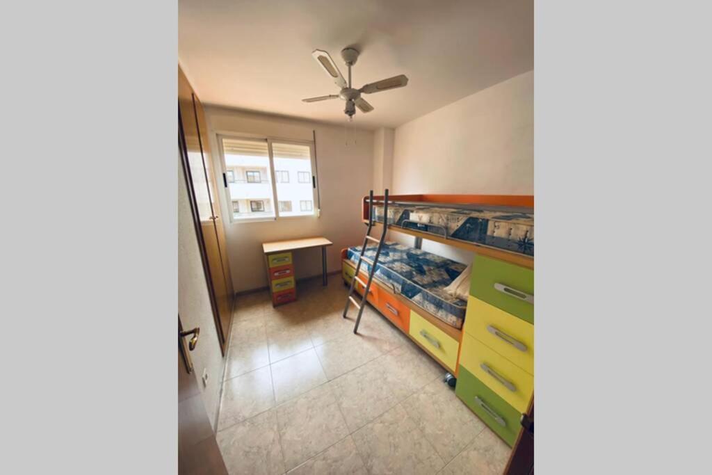 オロペサ・デル・マールExcepcional Apartamento Frontal, 1A Linea De Playa, Marinadorアパートメント エクステリア 写真